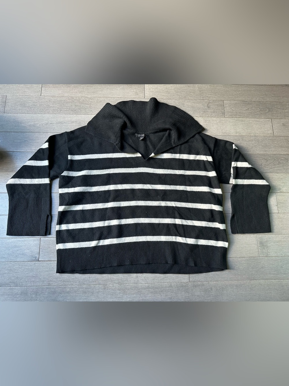 Women’s Banana Republic Black And White Stripe Knit Collar Neck Slit Sweater  XL